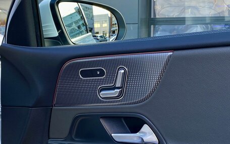 Mercedes-Benz EQB, 2022 год, 5 990 000 рублей, 24 фотография