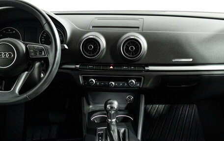 Audi A3, 2019 год, 2 190 000 рублей, 14 фотография