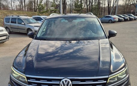 Volkswagen Tiguan II, 2019 год, 2 900 000 рублей, 3 фотография