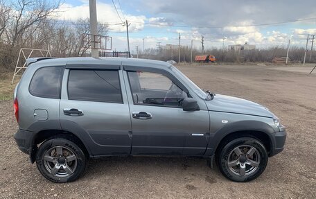 Chevrolet Niva I рестайлинг, 2012 год, 750 000 рублей, 4 фотография
