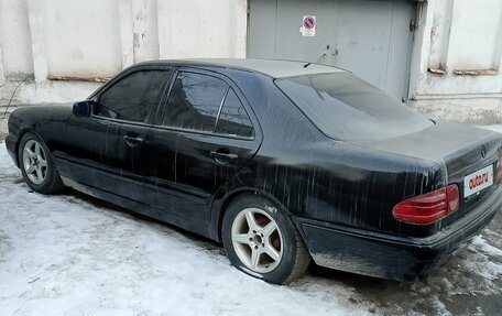 Mercedes-Benz E-Класс, 1997 год, 280 000 рублей, 10 фотография
