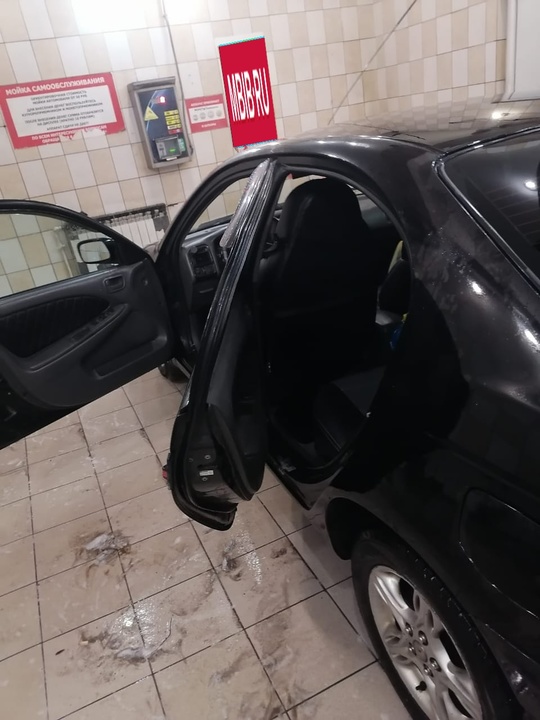 Toyota Avensis I, 1998 год, 360 000 рублей, 1 фотография