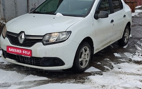 Renault Logan II, 2018 год, 950 000 рублей, 1 фотография