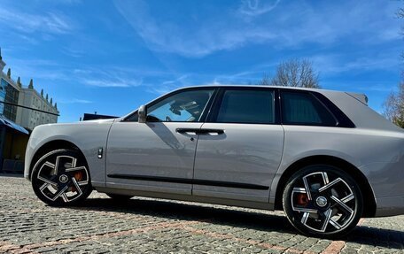 Rolls-Royce Cullinan, 2025 год, 82 000 000 рублей, 12 фотография