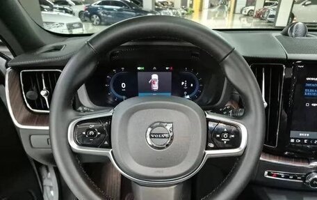 Volvo XC60 II, 2022 год, 3 950 001 рублей, 11 фотография