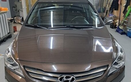 Hyundai Solaris II рестайлинг, 2015 год, 1 000 000 рублей, 1 фотография