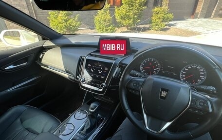 Toyota Crown, 2018 год, 3 650 000 рублей, 20 фотография