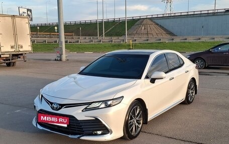 Toyota Camry, 2023 год, 4 390 000 рублей, 3 фотография