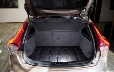 Volvo V40 Cross Country I, 2015 год, 1 365 000 рублей, 31 фотография