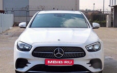 Mercedes-Benz E-Класс, 2022 год, 3 096 600 рублей, 2 фотография
