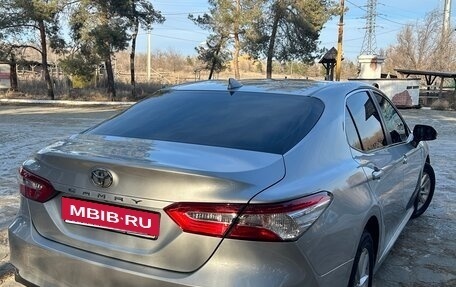 Toyota Camry, 2019 год, 2 800 000 рублей, 4 фотография