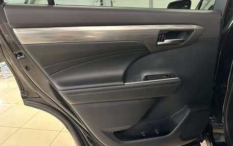 Toyota Highlander, 2025 год, 5 999 000 рублей, 30 фотография