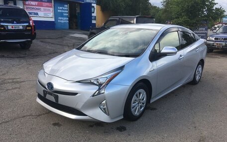 Toyota Prius IV XW50, 2017 год, 1 860 000 рублей, 10 фотография