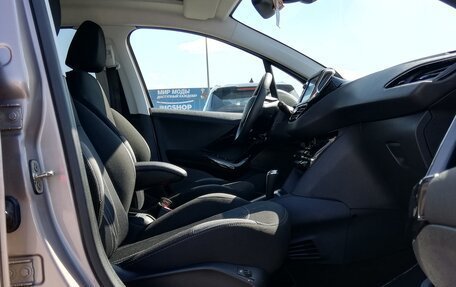 Peugeot 208 II, 2013 год, 1 065 000 рублей, 25 фотография