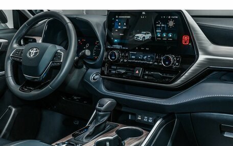 Toyota Highlander, 2025 год, 6 199 000 рублей, 13 фотография