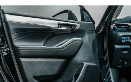 Toyota Highlander, 2025 год, 6 199 000 рублей, 24 фотография