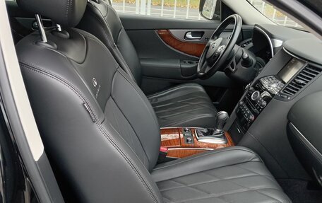 Infiniti QX70, 2014 год, 5 750 000 рублей, 17 фотография