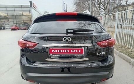 Infiniti QX70, 2014 год, 5 750 000 рублей, 9 фотография