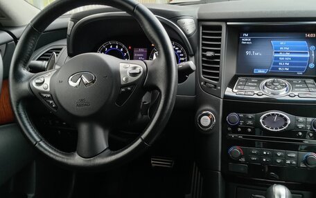 Infiniti QX70, 2014 год, 5 750 000 рублей, 27 фотография