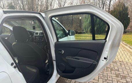 Renault Logan II, 2015 год, 546 000 рублей, 13 фотография