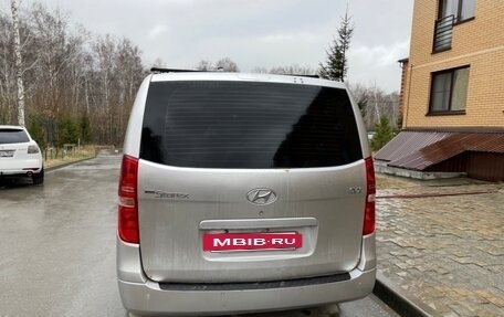 Hyundai Grand Starex Grand Starex I рестайлинг 2, 2008 год, 900 000 рублей, 2 фотография