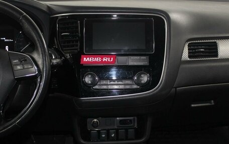 Mitsubishi Outlander III рестайлинг 3, 2018 год, 2 050 000 рублей, 15 фотография