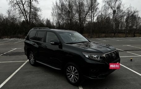 Toyota Land Cruiser Prado 150 рестайлинг 2, 2021 год, 7 600 000 рублей, 9 фотография