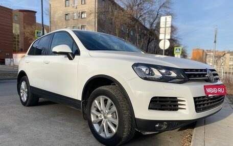 Volkswagen Touareg III, 2012 год, 1 980 000 рублей, 2 фотография