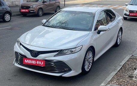 Toyota Camry, 2019 год, 2 800 000 рублей, 1 фотография
