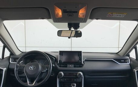 Toyota RAV4, 2019 год, 2 550 000 рублей, 14 фотография