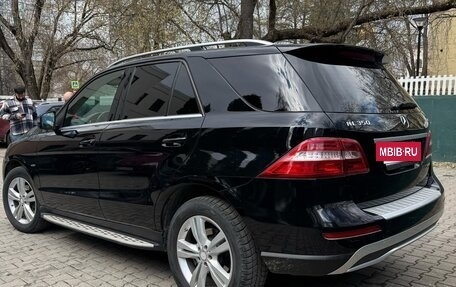 Mercedes-Benz M-Класс, 2012 год, 2 300 000 рублей, 3 фотография