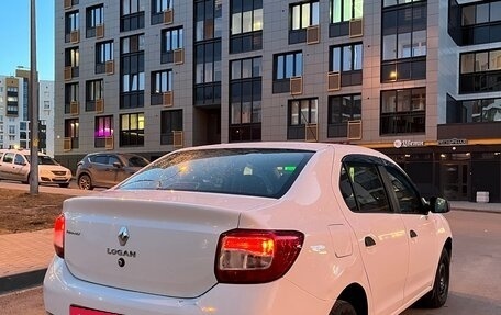 Renault Logan II, 2017 год, 725 000 рублей, 3 фотография