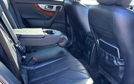 Infiniti QX70, 2014 год, 2 800 000 рублей, 9 фотография
