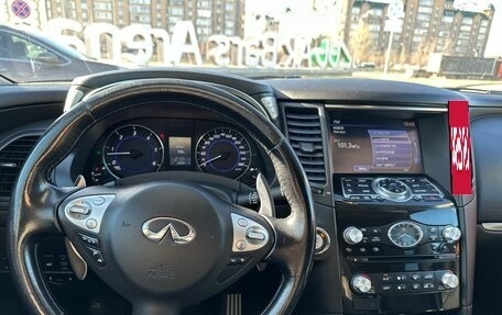 Infiniti QX70, 2014 год, 2 800 000 рублей, 17 фотография