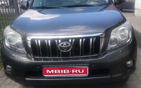 Toyota Land Cruiser Prado 150 рестайлинг 2, 2013 год, 4 400 000 рублей, 1 фотография
