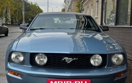 Ford Mustang VI рестайлинг, 2007 год, 2 950 000 рублей, 8 фотография