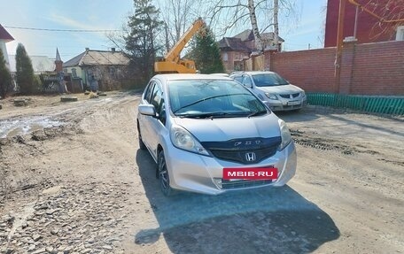 Honda Fit III, 2010 год, 750 000 рублей, 10 фотография