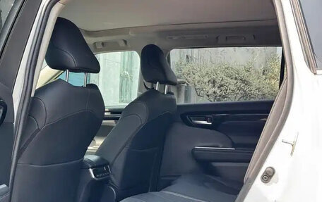 Toyota Highlander, 2022 год, 3 580 000 рублей, 14 фотография