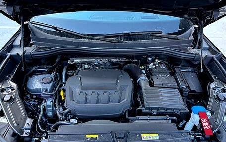 Volkswagen Tiguan, 2024 год, 4 799 000 рублей, 10 фотография