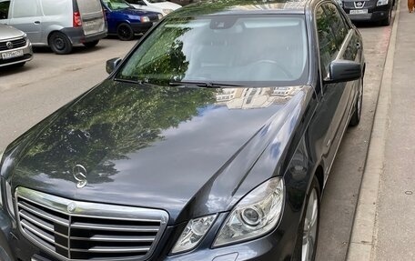 Mercedes-Benz E-Класс, 2009 год, 2 000 000 рублей, 2 фотография