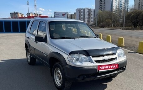 Chevrolet Niva I рестайлинг, 2011 год, 510 000 рублей, 2 фотография