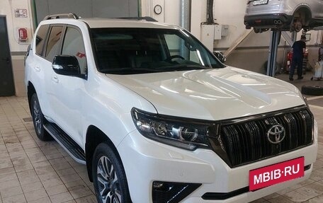 Toyota Land Cruiser Prado 150 рестайлинг 2, 2021 год, 6 597 000 рублей, 18 фотография