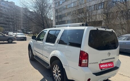 Nissan Pathfinder, 2011 год, 1 400 000 рублей, 2 фотография
