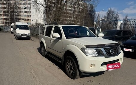 Nissan Pathfinder, 2011 год, 1 400 000 рублей, 4 фотография