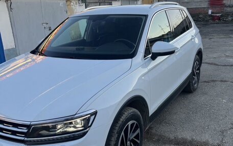 Volkswagen Tiguan II, 2018 год, 3 100 000 рублей, 4 фотография