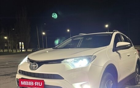 Toyota RAV4, 2016 год, 2 050 000 рублей, 11 фотография