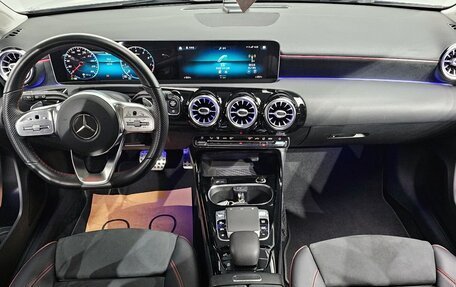 Mercedes-Benz A-Класс AMG, 2021 год, 3 580 000 рублей, 6 фотография