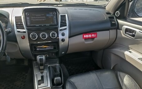 Mitsubishi Pajero Sport II рестайлинг, 2013 год, 2 330 000 рублей, 16 фотография