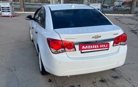Chevrolet Cruze II, 2011 год, 610 000 рублей, 3 фотография