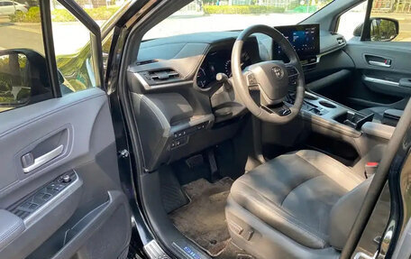 Toyota Sienna, 2022 год, 3 790 000 рублей, 7 фотография